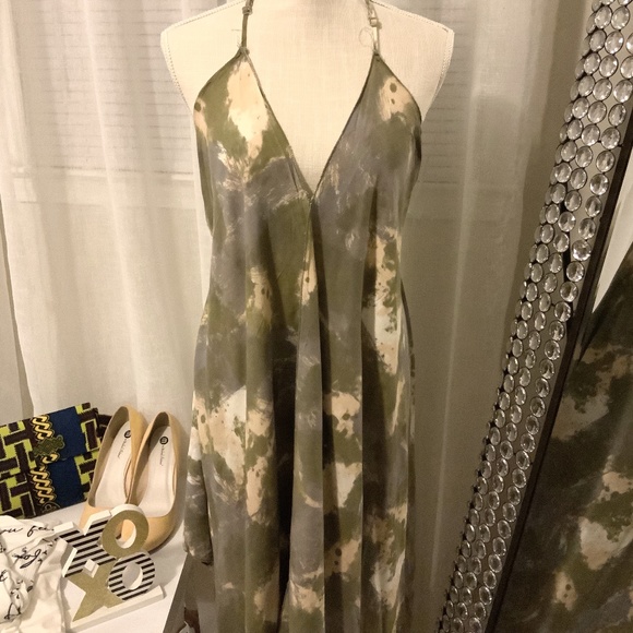 Back Out - Picture 1 of 6